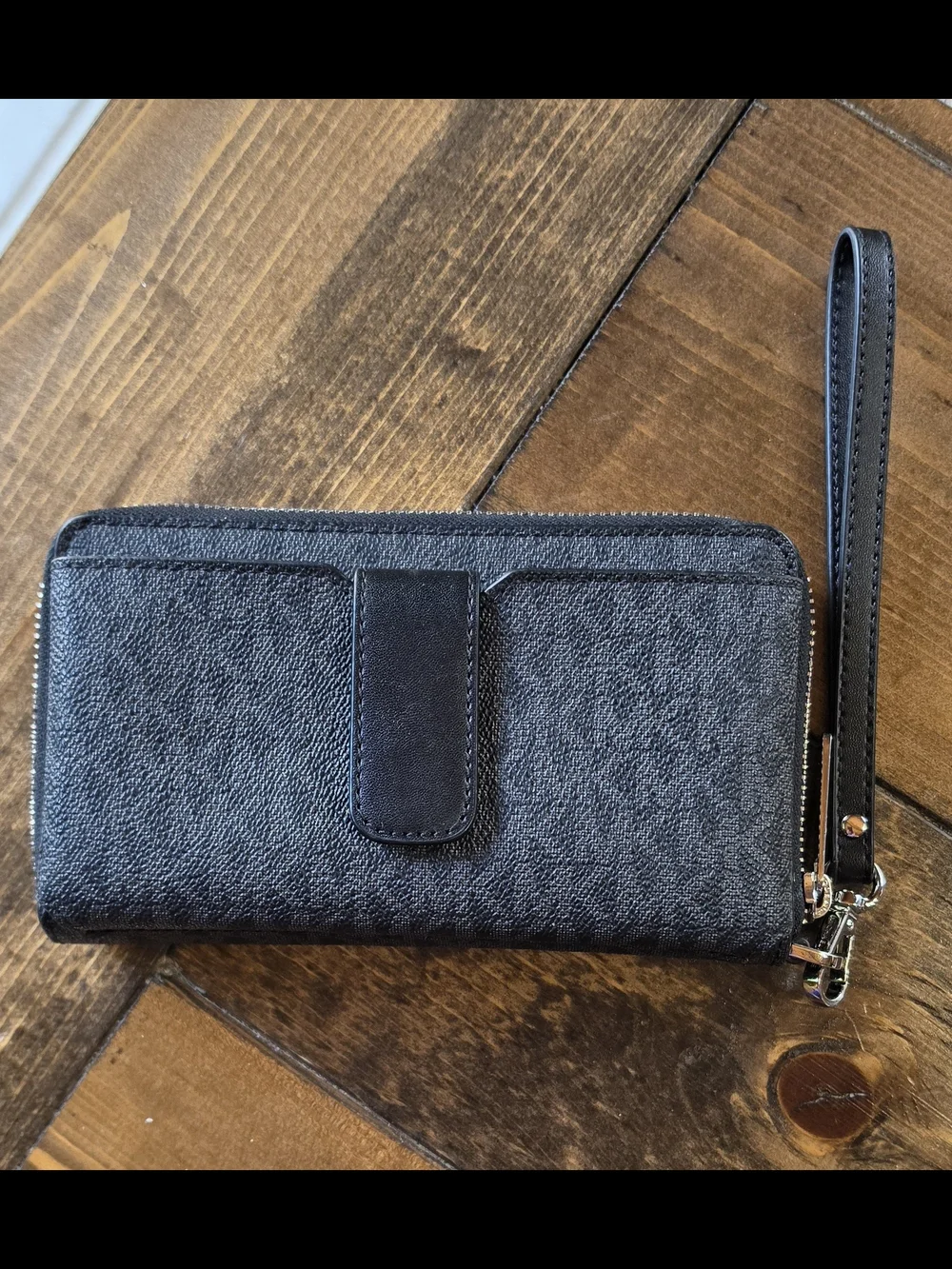 Michael Kors Black Zip Around Wristlet Wallet